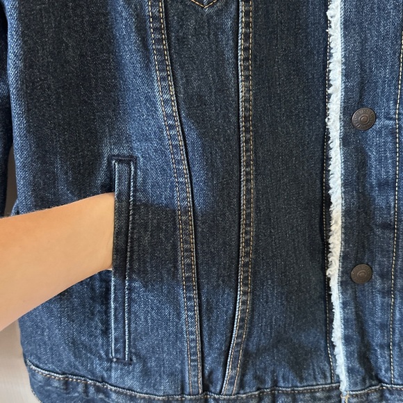 Levi’s Denim Sherpa Trucker Jacket, Dark Blue, Size XL - Picture 6 of 16